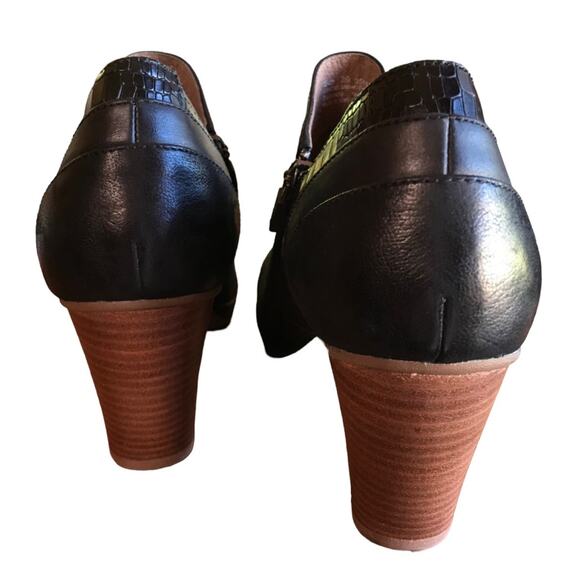 Dansko Black Distressed Leather Booties with Crocodile Trim size 39 - Picture 9 of 12